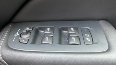 Volvo XC60 2.0 B5P Ultra Dark 5dr AWD Geartronic Petrol Estate